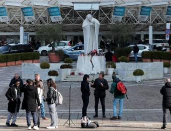 Papa Francisco transcorre bem a noite no Gemelli