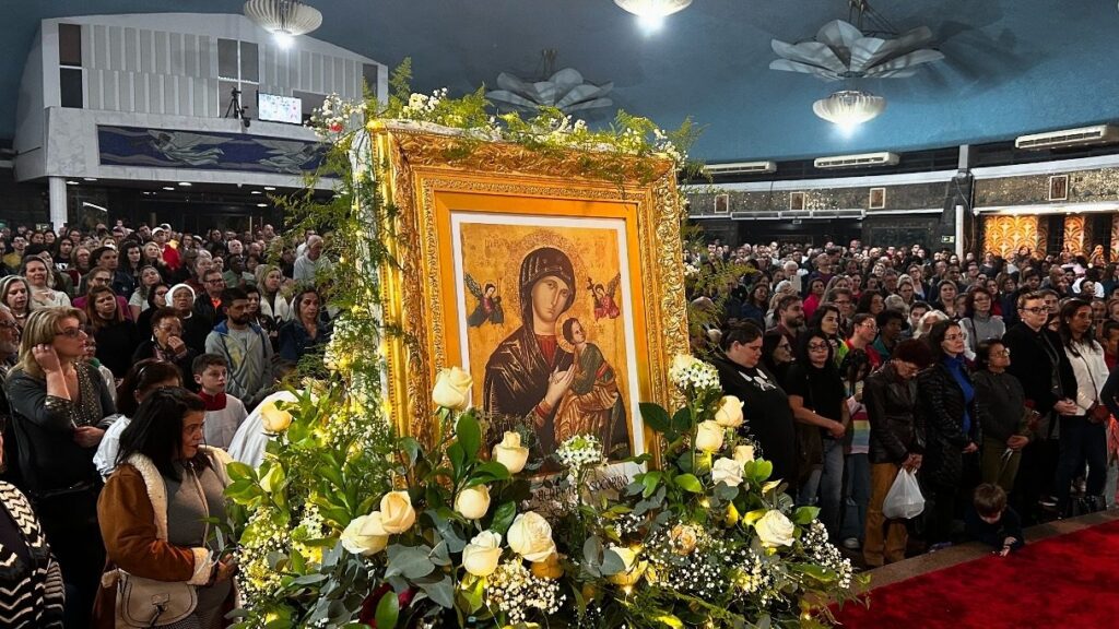 64ª Festa da Padroeira Mãe do Perpétuo Socorro reúne mais de 100 mil fiéis em Curitiba 11 02ff3eef2fc8e715702dab248401feb9