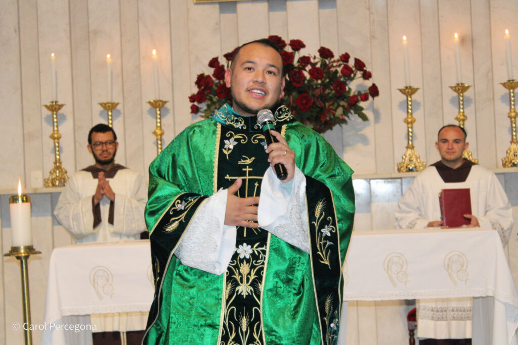 Padre Willian celebra primeiro ano de sacerdócio 3 347c7abc6a8d41776816c5b6bb67a99a