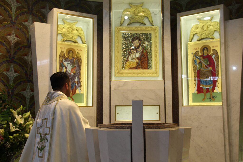 Missa Votiva a São José reúne centenas de devotos no Santuário 1 392cbd43f54d98e64545d03931edf06f