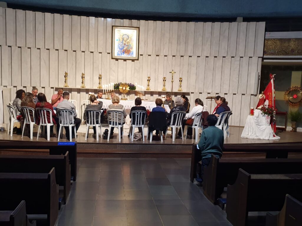 Grupo da Vigília comemora 20 anos no Santuário 8 88c10268fcd864b4cdcceb7256b4e9c8