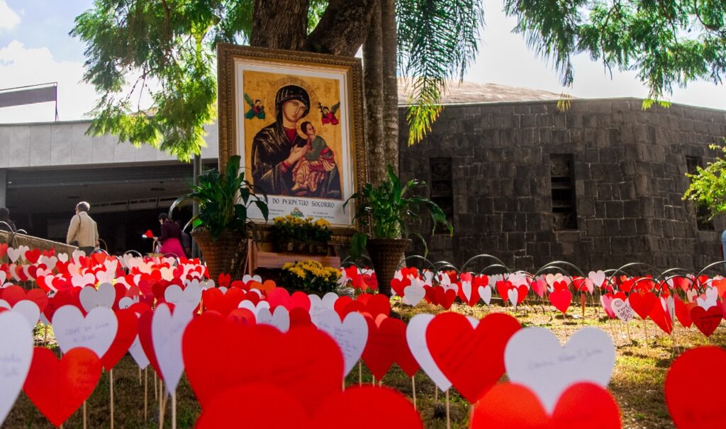 Santuário homenageia mães com jardim de corações 5 8d26a3882810f9e30cf64ee98c00e754