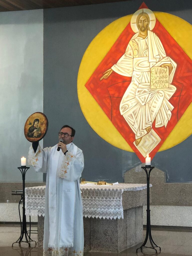 Padre Celso celebra novena do Perpétuo Socorro na PUCPR 15 WhatsApp Image 2019 10 24 at 13.37.21 2