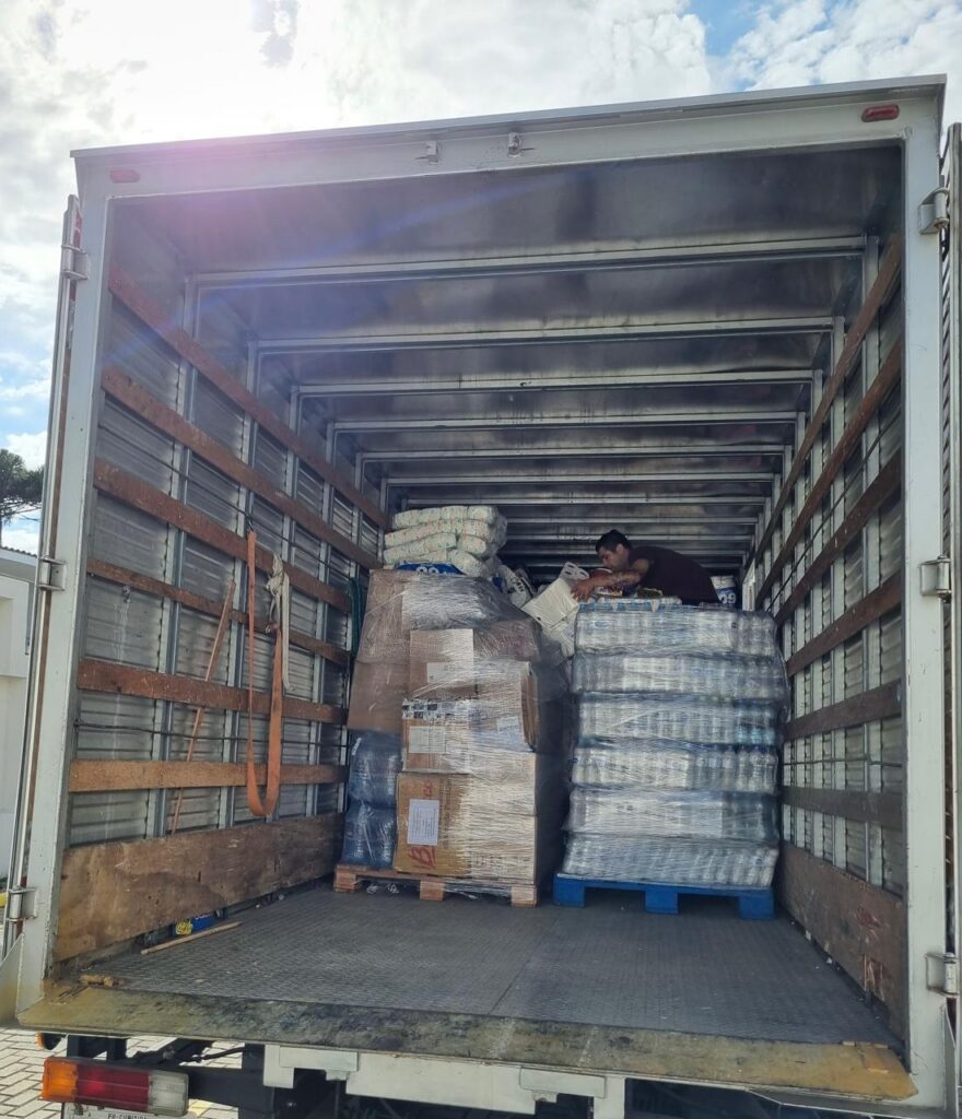 Três caminhões saem do Santuário Perpétuo Socorro para o RS com toneladas de doações 2 e7209800400aae429edfbd33a539e37f