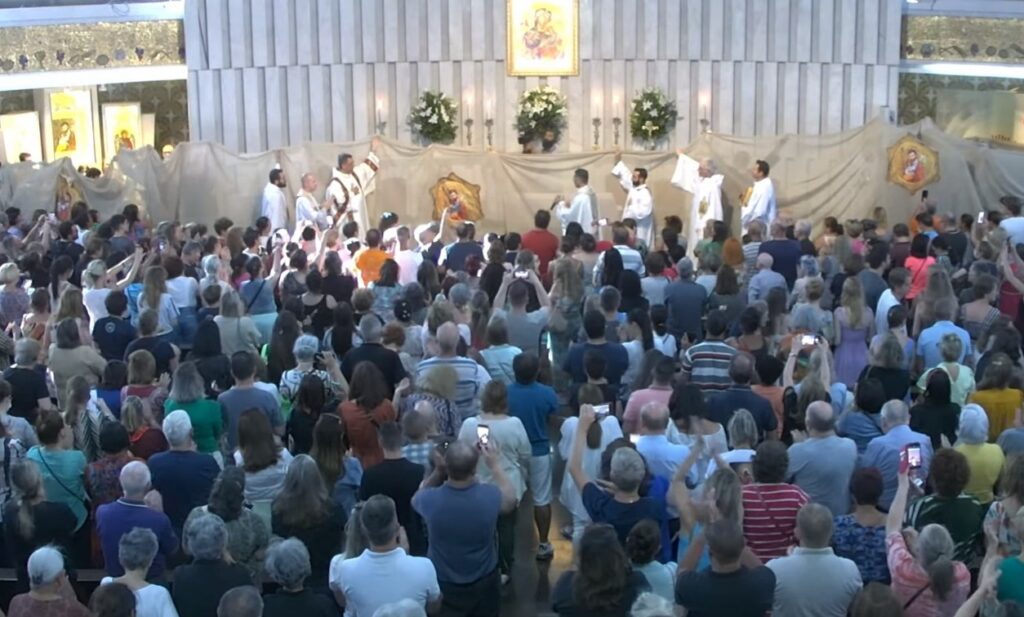 Devoção e fé marcam missa em louvor a São José no Alto da Glória 7 f55078d8cd9603730769aa683441ed69