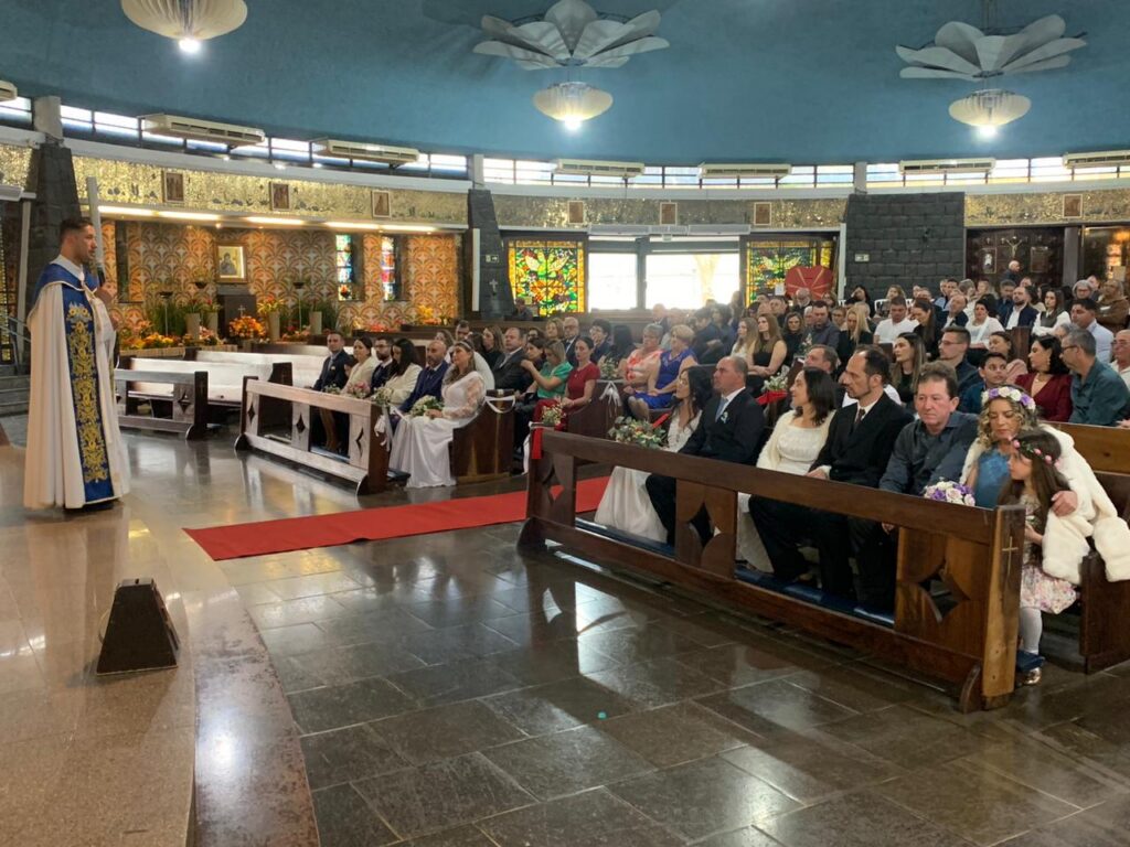 Casamento comunitário marca o aniversário do Santuário Perpétuo Socorro e a festa da Padroeira em Curitiba 3 fe64f13ba1765a1868068d250a1e8438